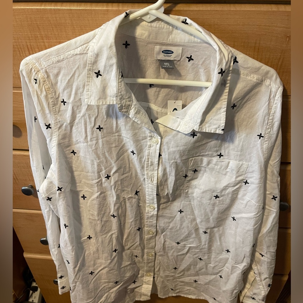 New with Tags , Old Navy White button down with black x